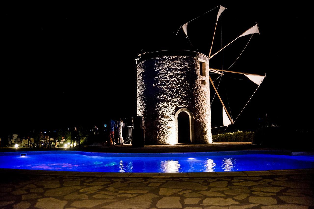 The Windmill Resort Mitáta Exteriér fotografie